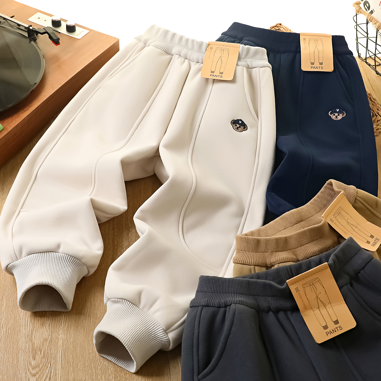 男童加绒裤子秋冬2025新款羊羔绒儿童加厚保暖卫裤中大童运动裤潮