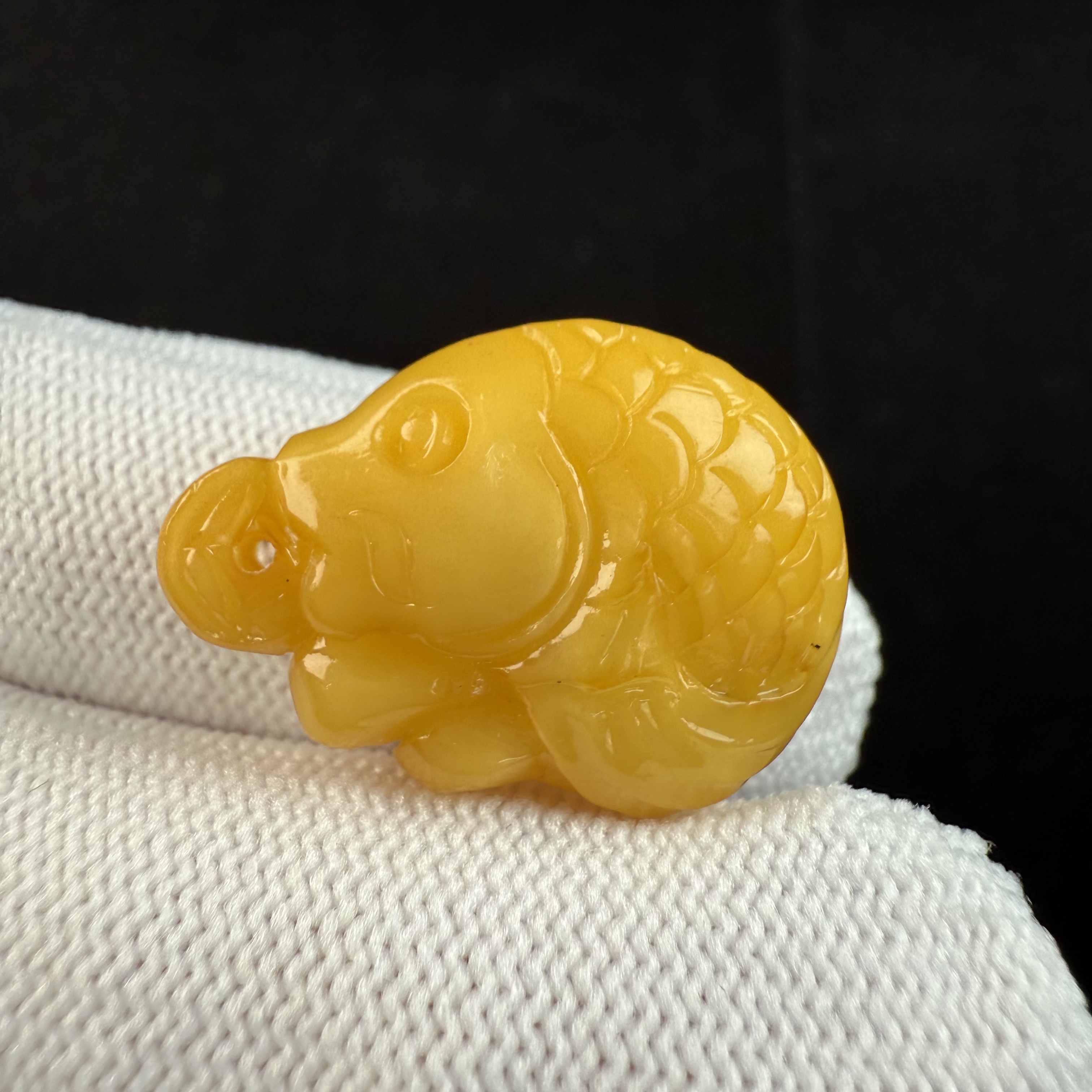 Y6262天然蜜蜡制品 微瑕雕刻鱼17*24mm 一物一图假一罚十