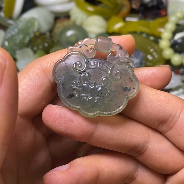 岫玉未镶嵌岫玉颈饰