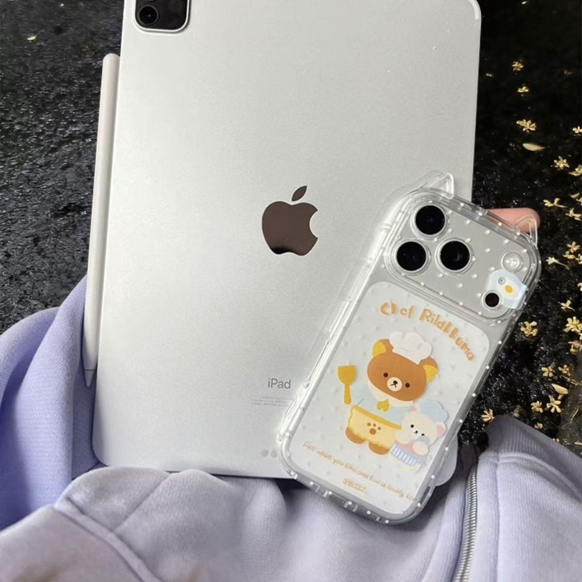 煎蛋轻松熊小蛮腰猫耳适用iPhone17promax/17pro/16/15pro手机壳