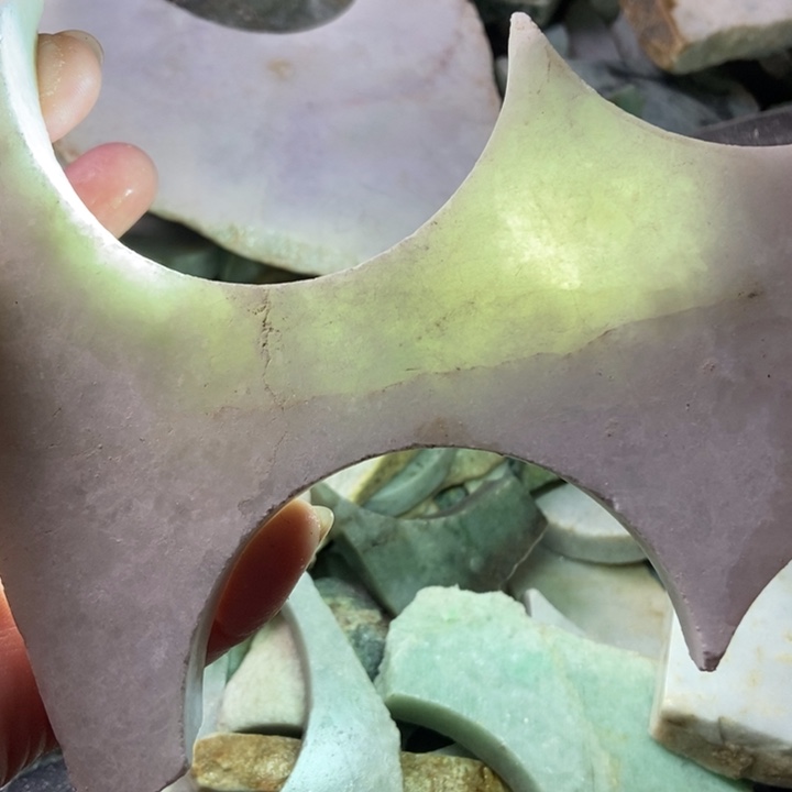翡翠颈饰未镶嵌天然翡翠