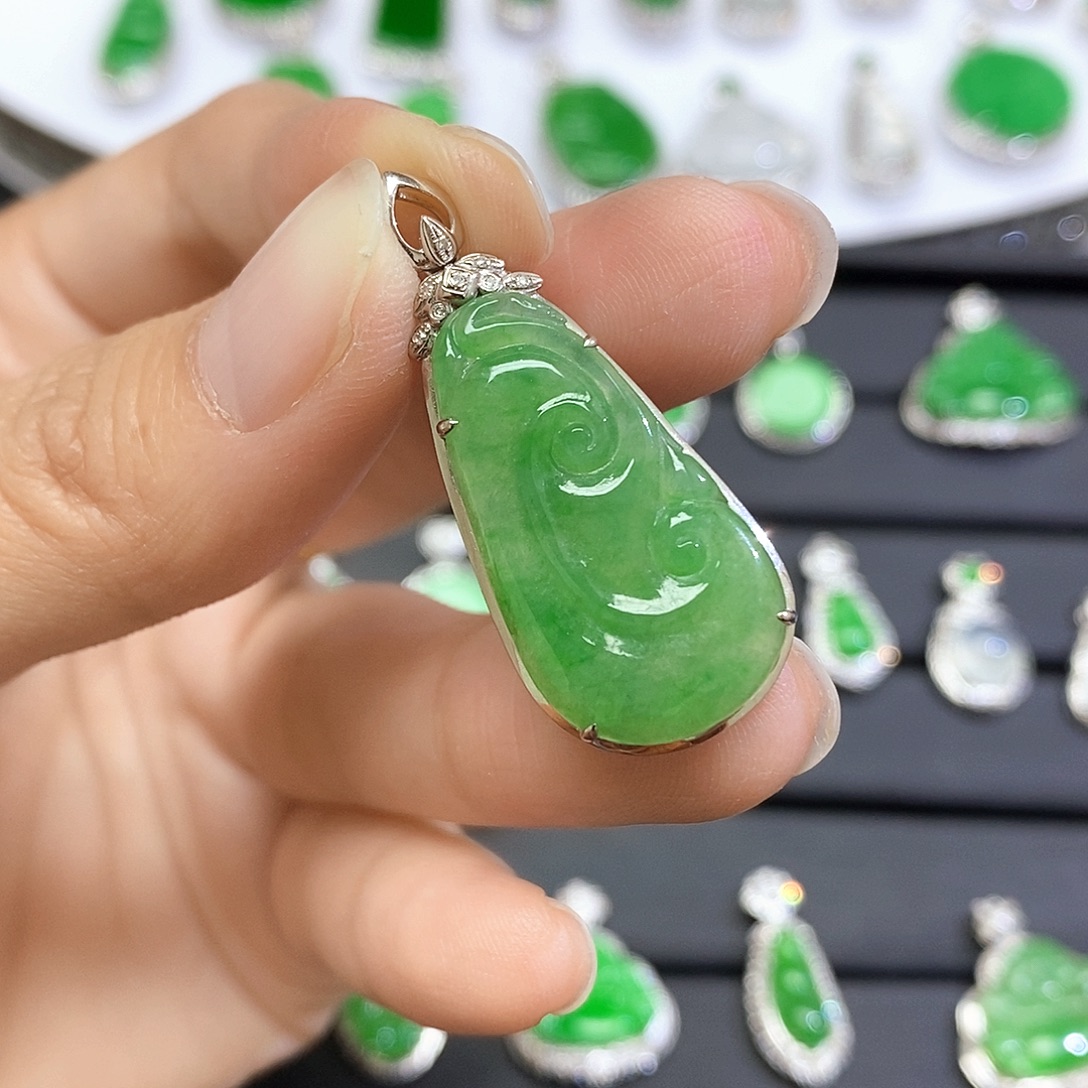 翡翠18K金镶嵌吊坠(不含链)