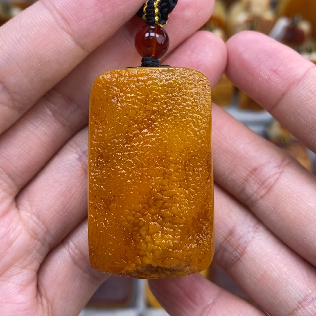 蜜蜡未镶嵌珠宝奇石