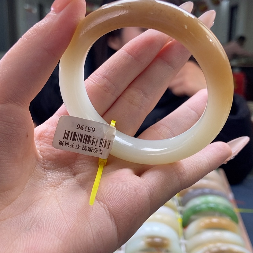 【闪购商品】和田玉手镯未镶嵌