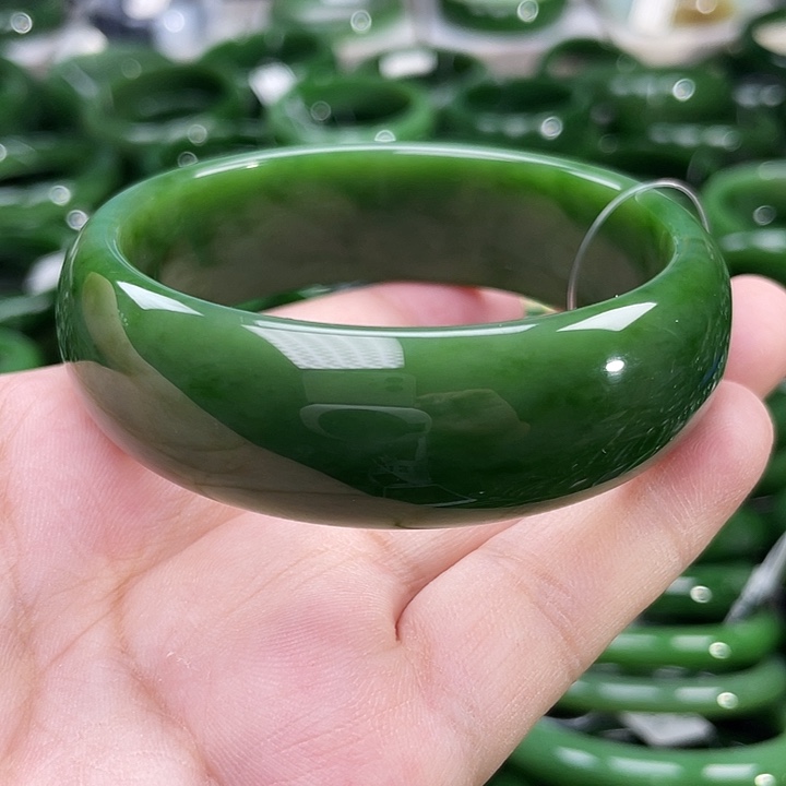 未镶嵌手镯和田玉（碧玉）