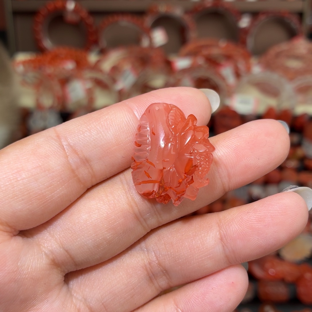 南红玛瑙未镶嵌颈饰梳子