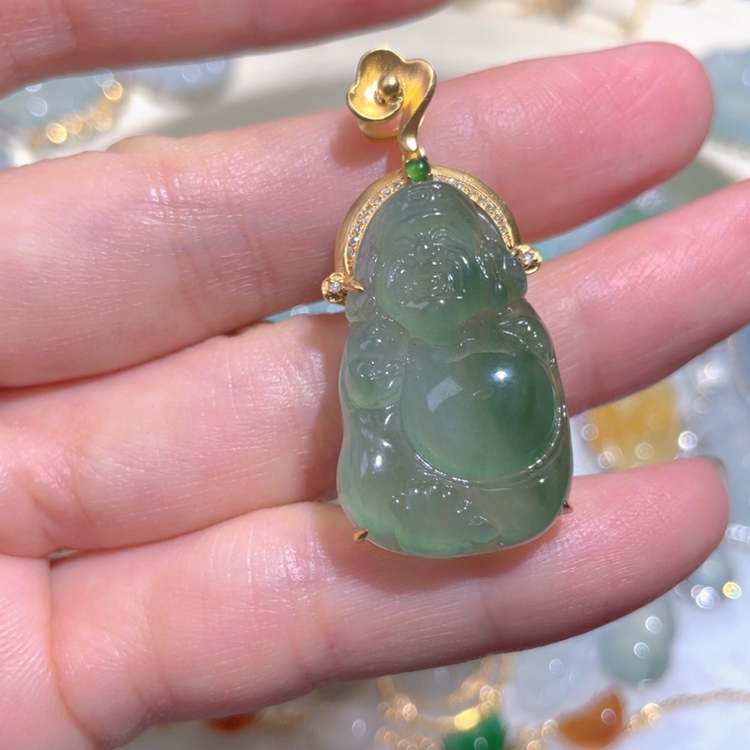 翡翠颈饰18K金镶嵌翡翠