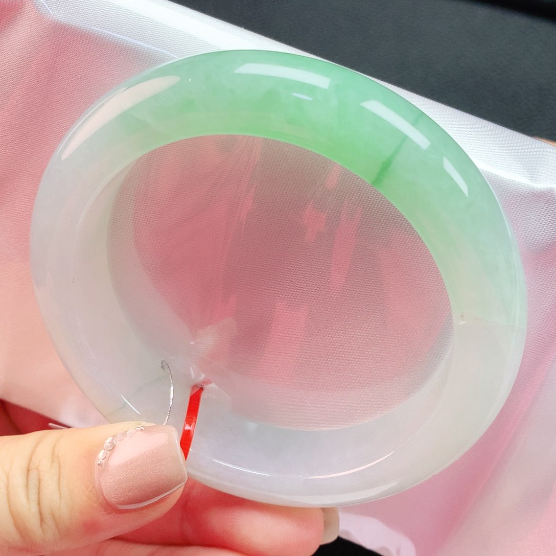 翡翠手镯未镶嵌58圈