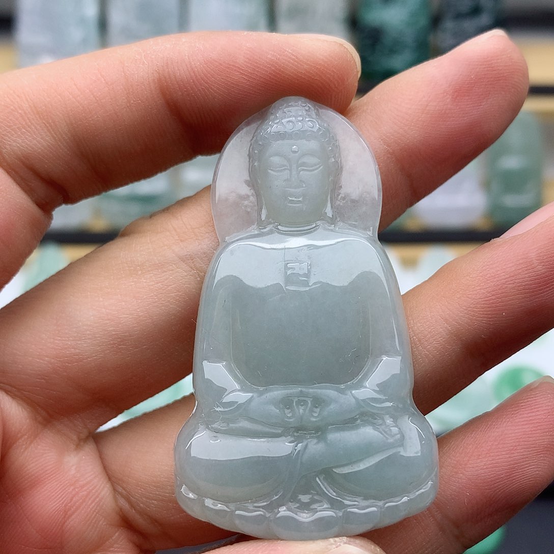 翡翠颈饰未镶嵌大日如来