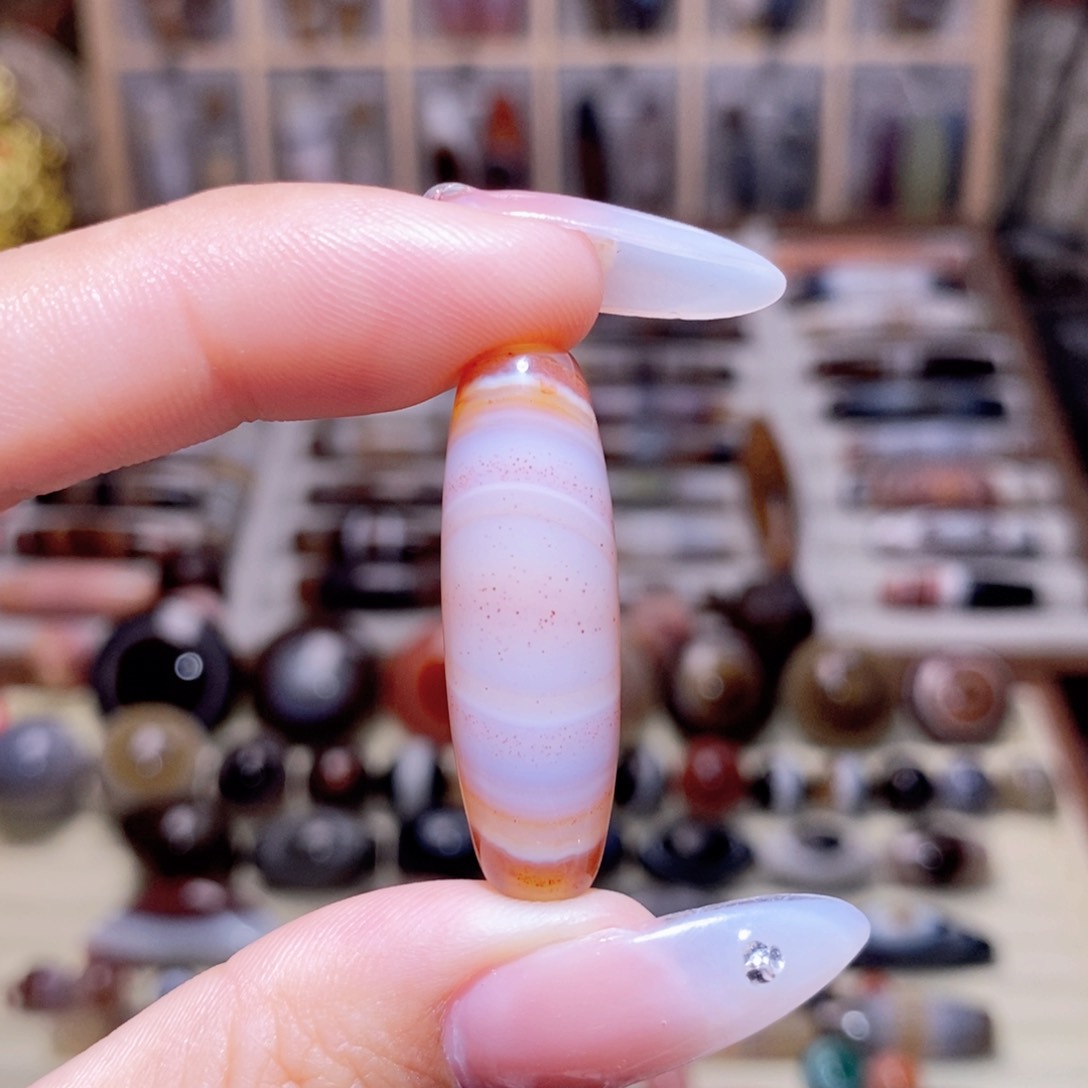 玛瑙/玉髓颈饰未镶嵌浪****?