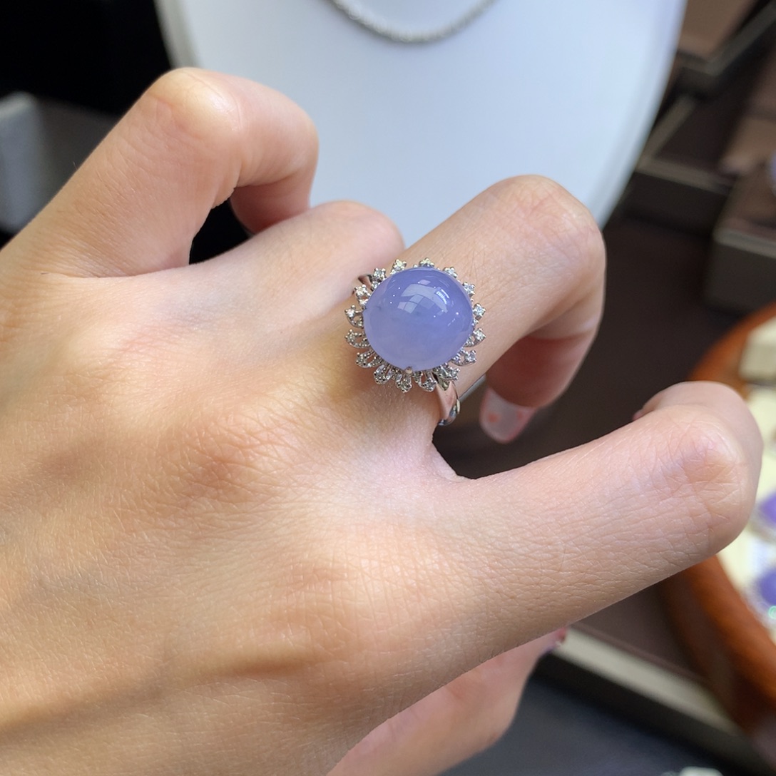 翡翠颈饰18K金镶嵌翡翠