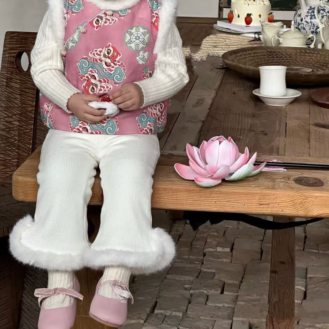 自制白色加绒毛边喇叭裤