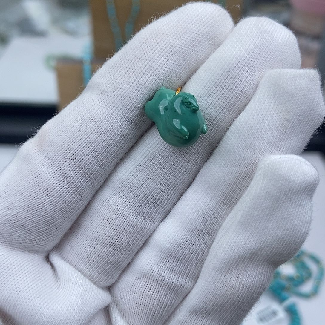 绿松石未镶嵌珠宝奇石