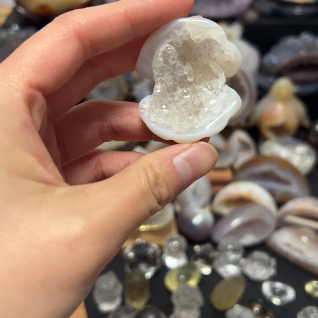 玛瑙/玉髓未镶嵌珠宝奇石