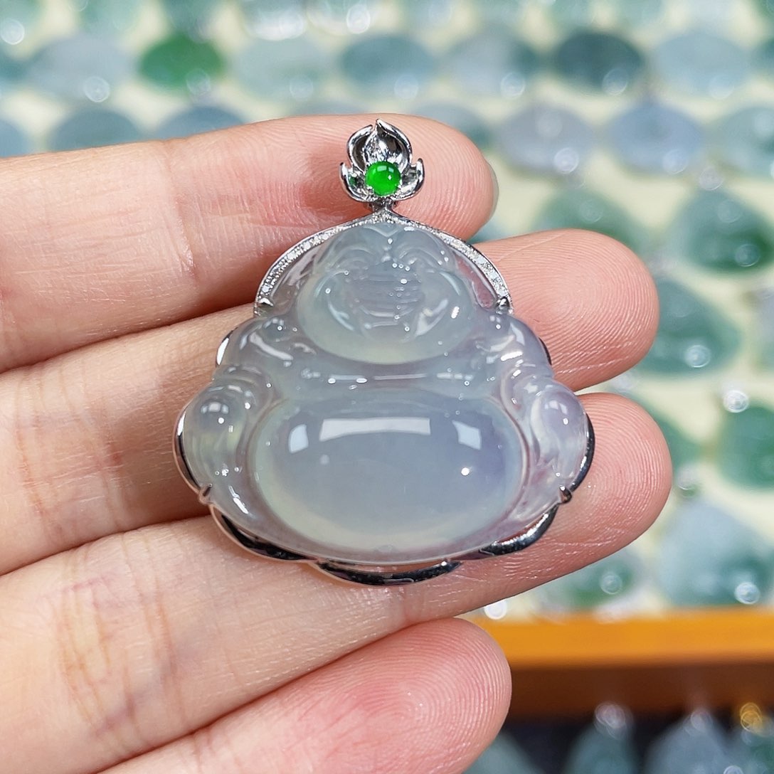 翡翠18K金镶嵌颈饰吊坠