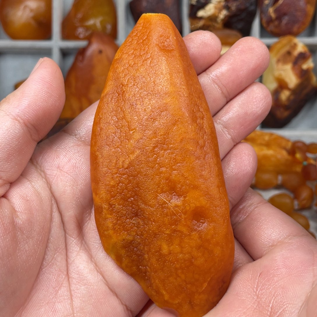 琥珀珠宝奇石未镶嵌