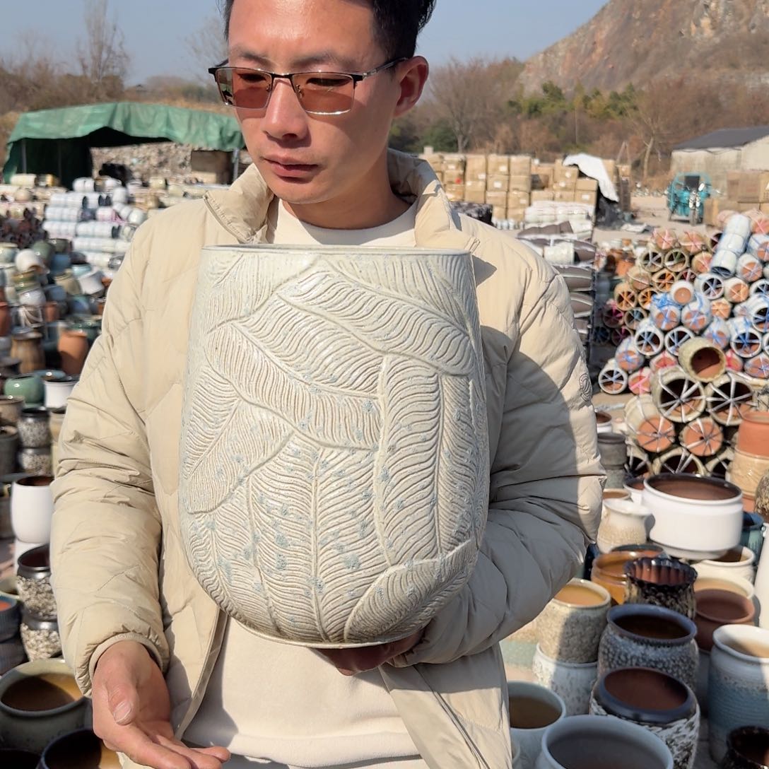 紫砂花盆口21高31（一个芭蕉叶白色