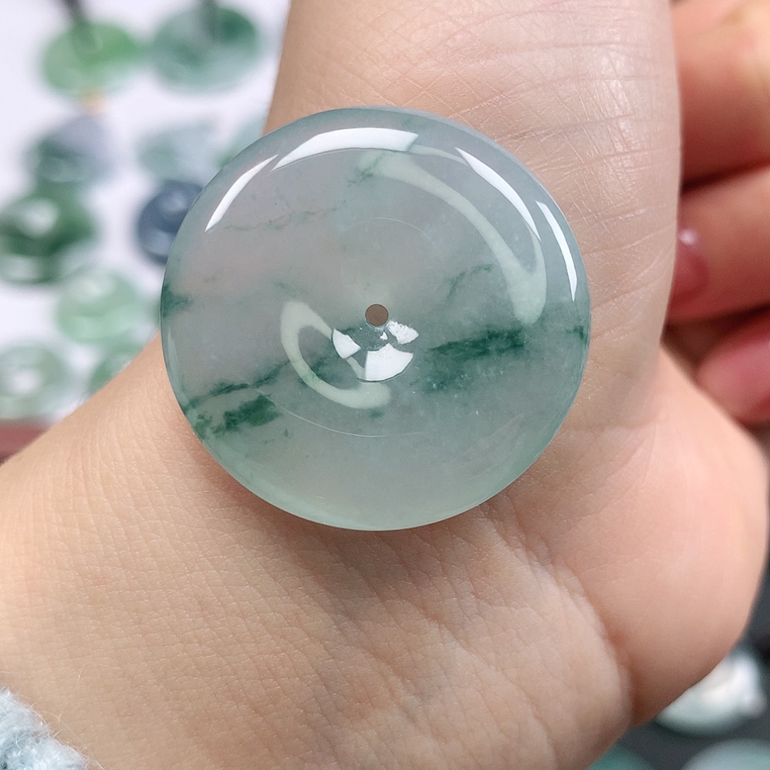 翡翠颈饰未镶嵌平安