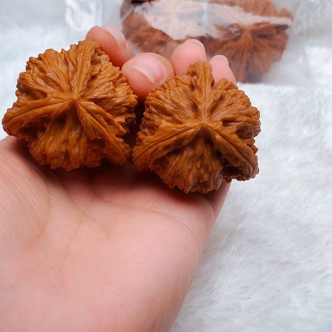 三***峰文玩核桃吊坠三棱