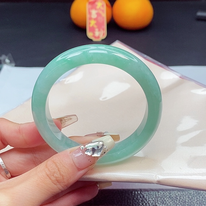 翡翠手镯未镶嵌53535454