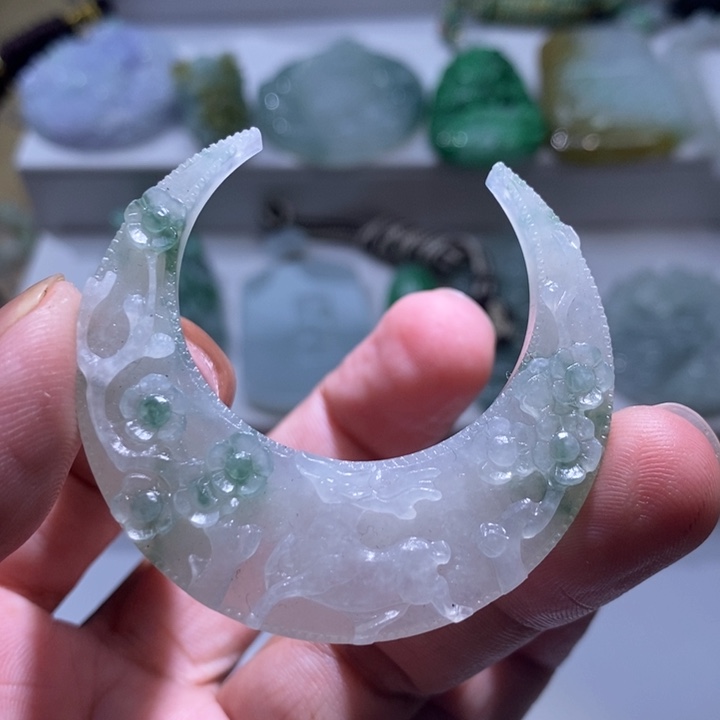 【闪购商品】翡翠未镶嵌颈饰111111111111111111