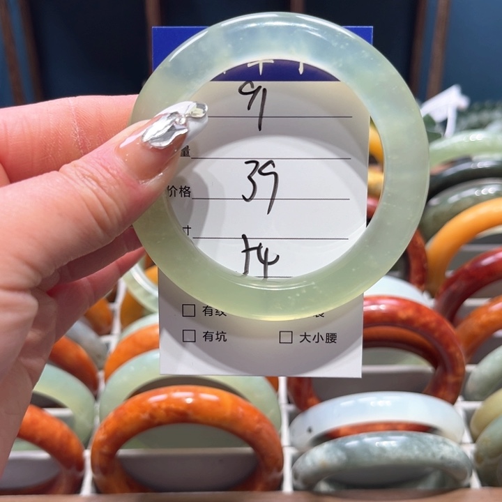 蛇纹石玉手镯未镶嵌歪**贼