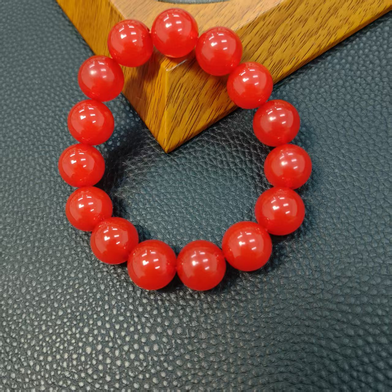  时尚百搭血胆金莲卡14手串（多样性拍一发一）