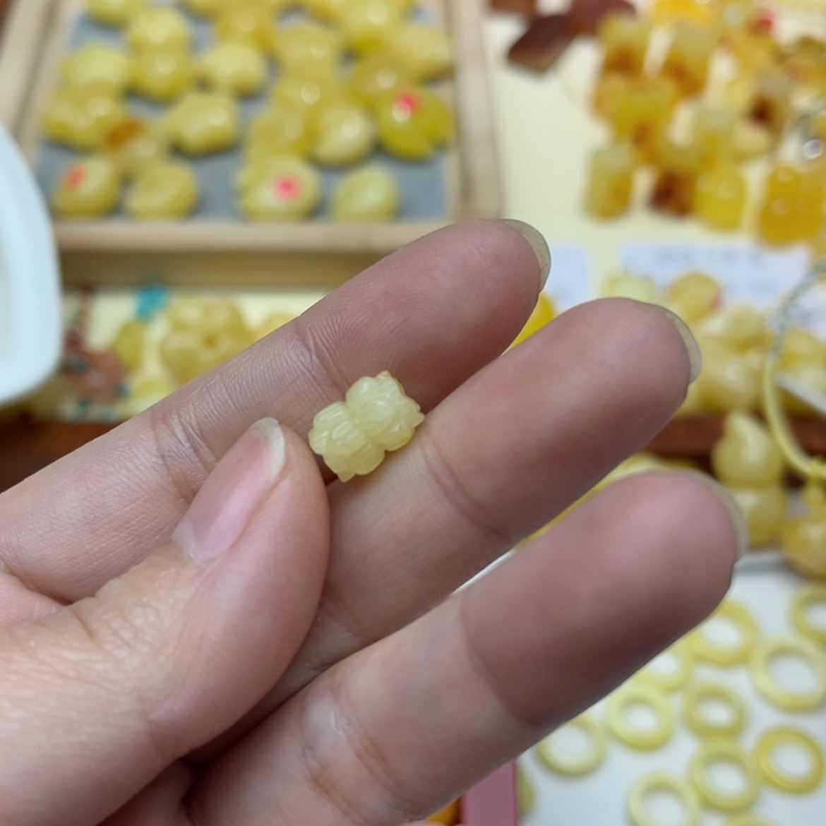 【闪购商品】蜜蜡裸石未镶嵌配饰