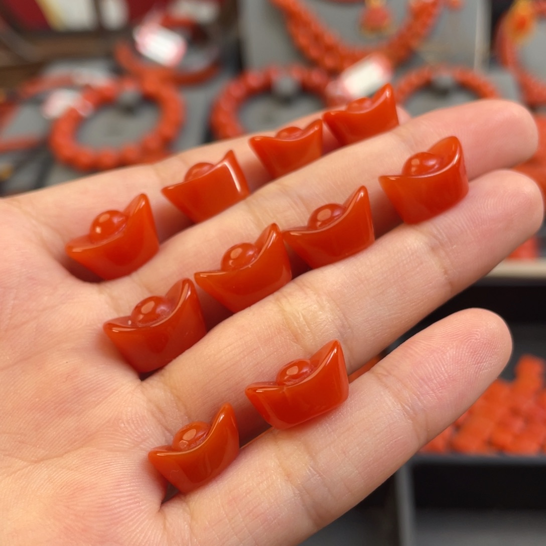 南红玛瑙雕刻件未镶嵌