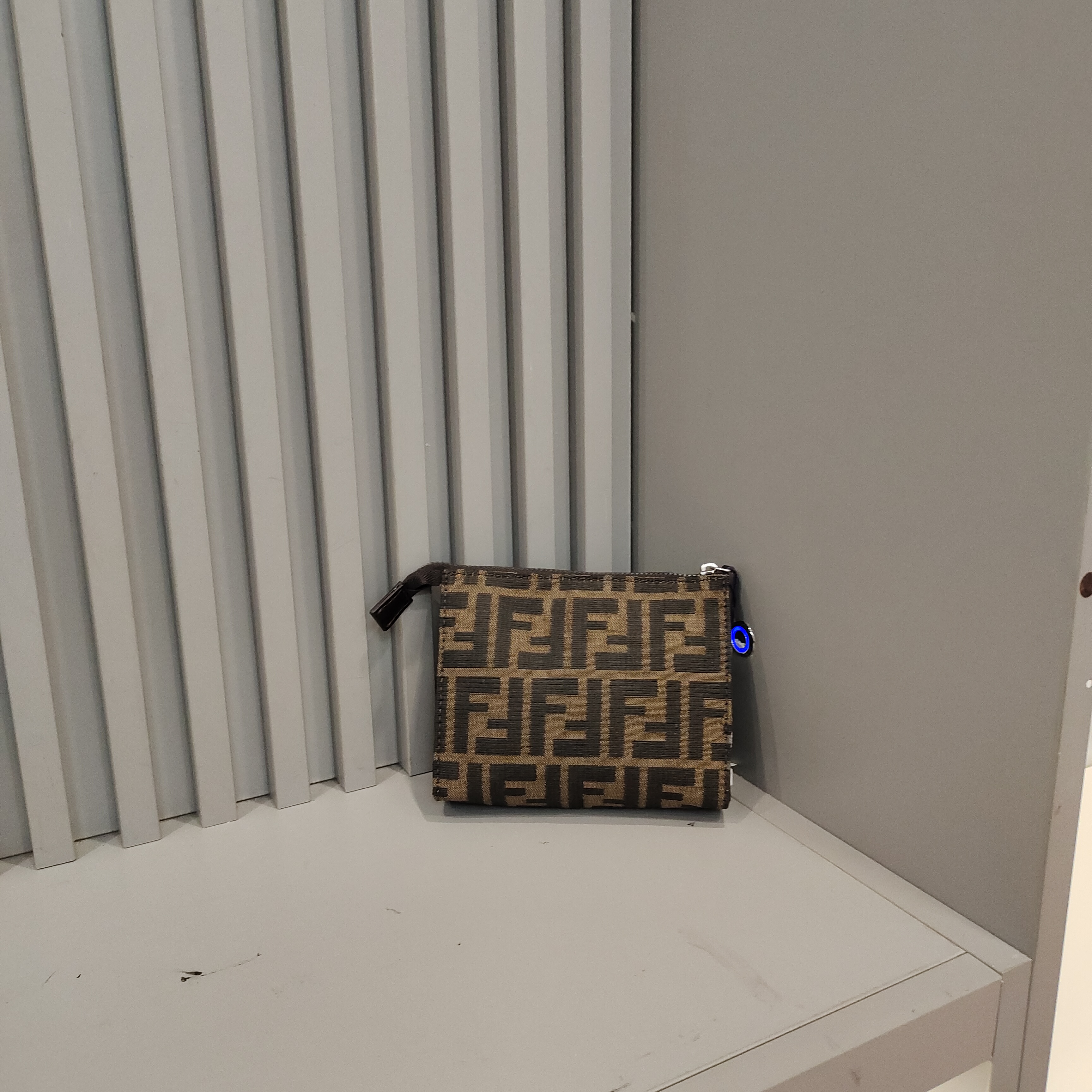 95新 FENDI/芬迪 兔兔奢欣欣/芬迪手拿包/241122003