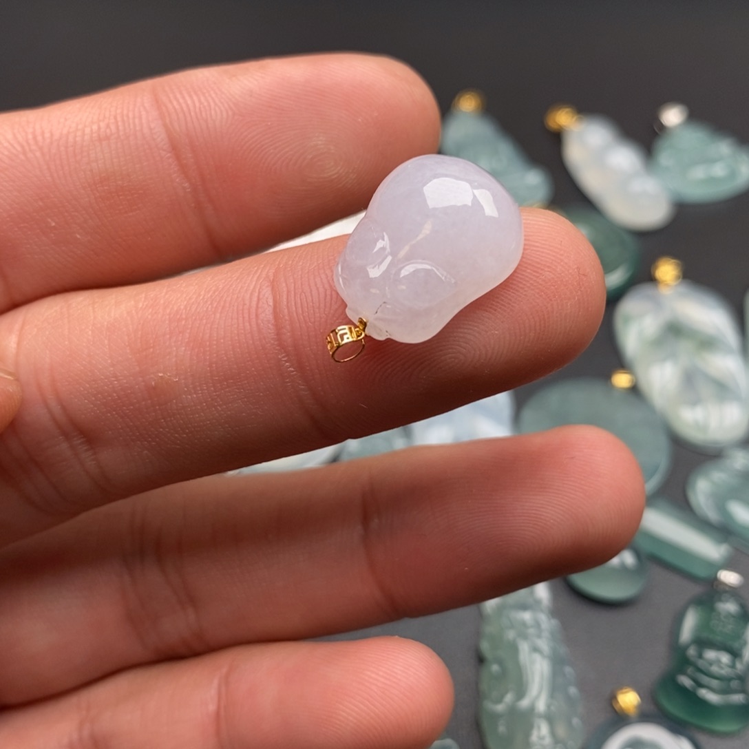 颈饰18K金镶嵌翡翠