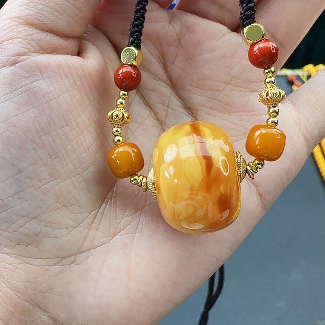 琥珀未镶嵌颈饰吊坠