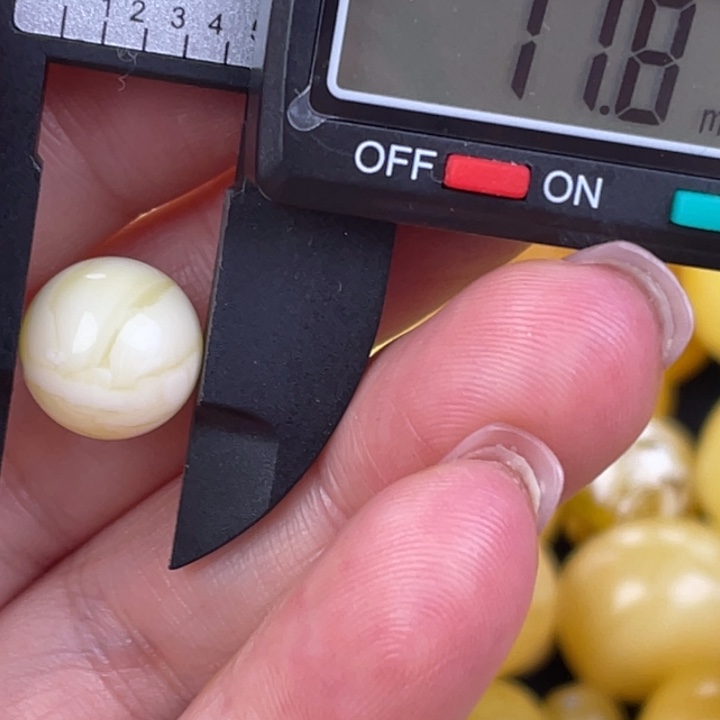 蜜蜡未镶嵌裸石341