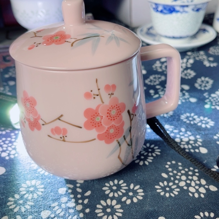 青花玲珑办公杯翠竹红梅