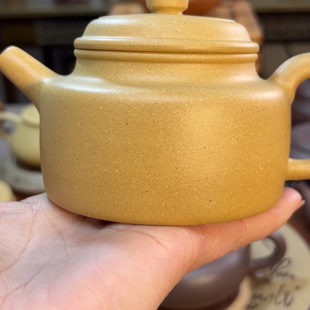 紫砂茶壶梨皮绿泥德钟