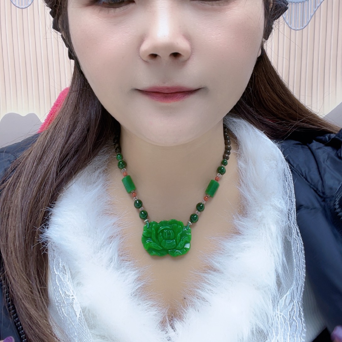 翡翠未镶嵌颈饰项链