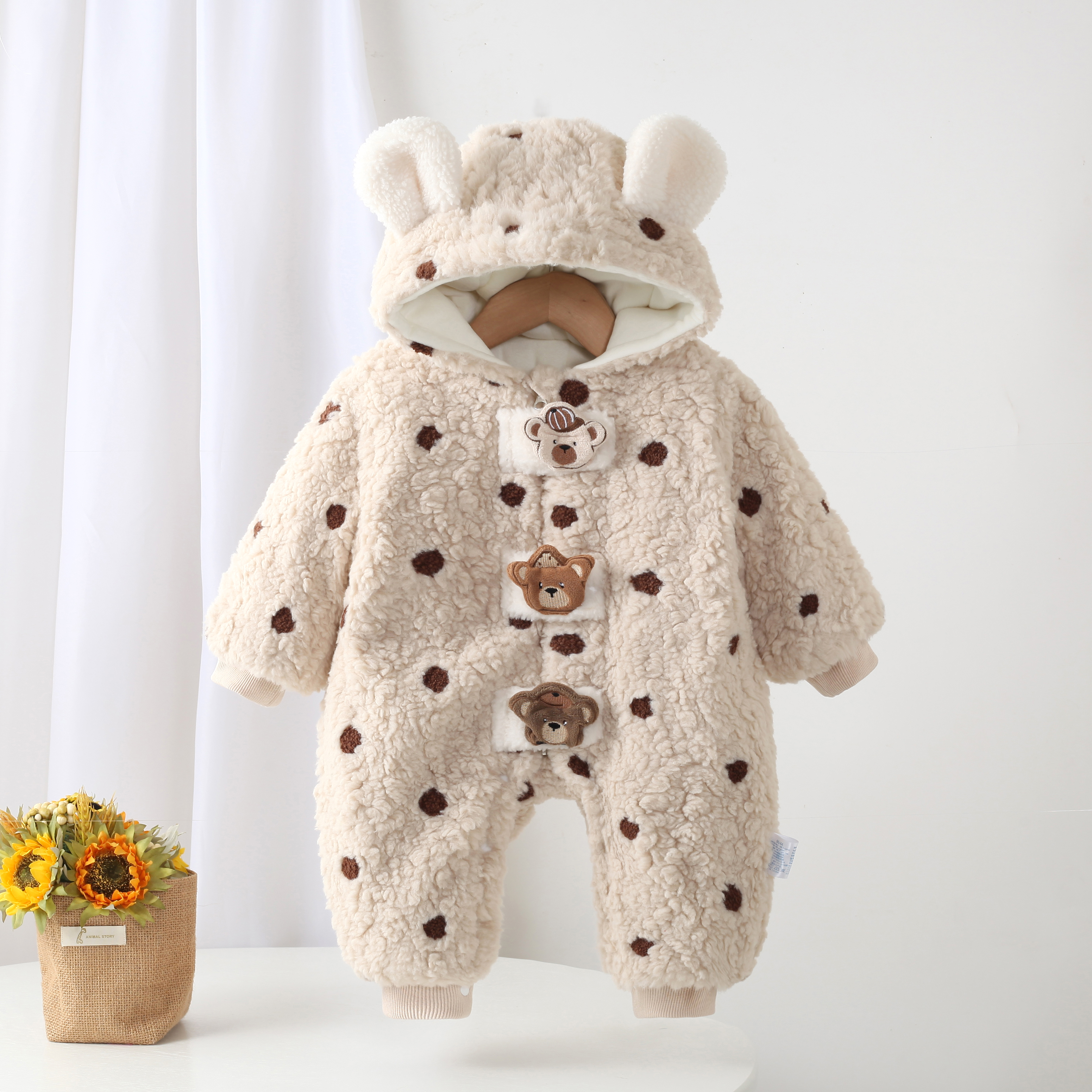 婴幼儿冬季新款加厚休闲百搭可爱软萌小熊连体衣保暖宝宝爬服