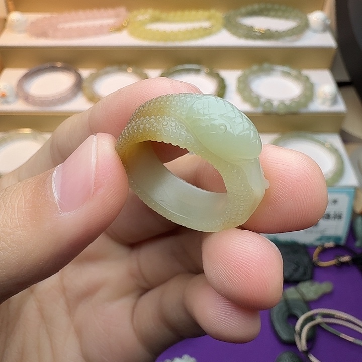 和田玉（糖玉）未镶嵌颈饰