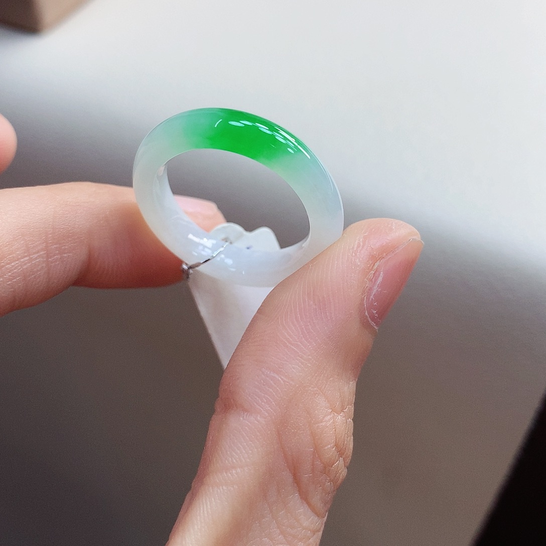 翡翠戒指未镶嵌乖**族17号