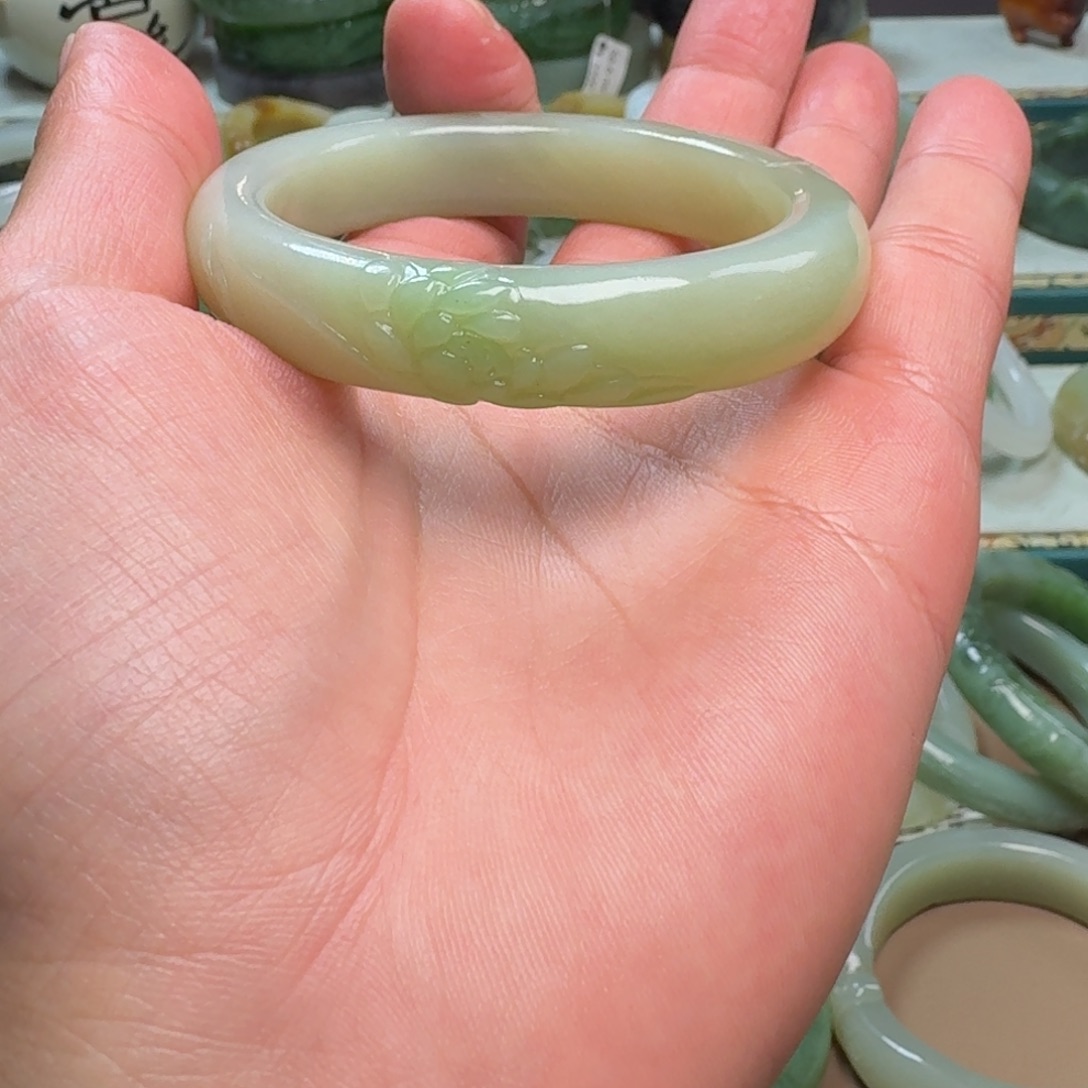 和田玉未镶嵌手镯55.8 