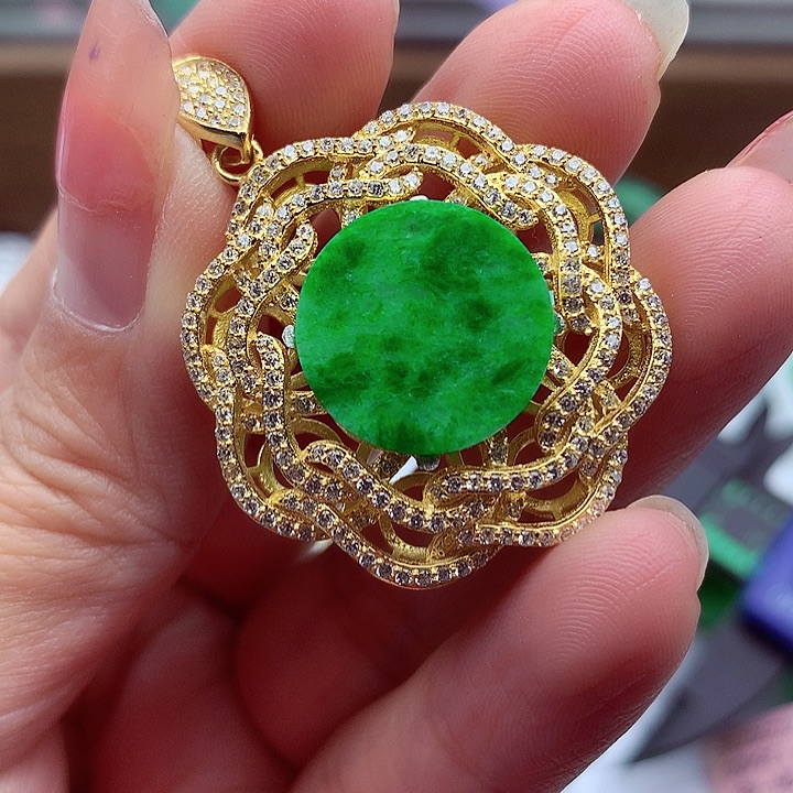 翡翠颈饰银S925镶嵌翡翠