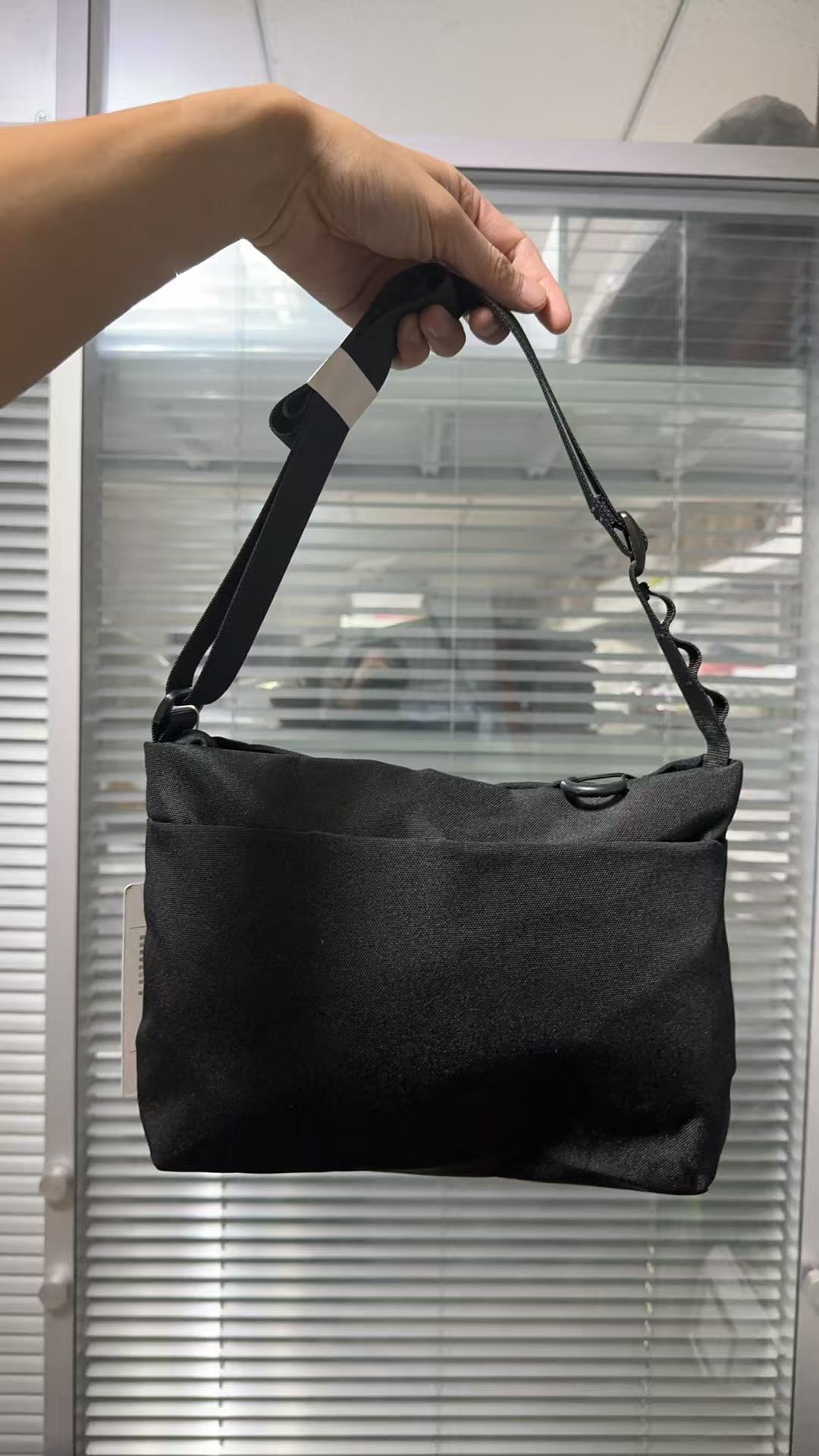 5月28日木又寸<很高兴认识你>专属"黑色"挎包28*18*8