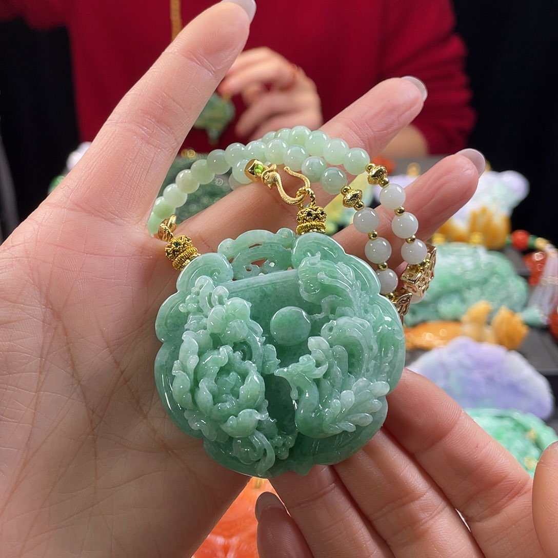 翡翠颈饰未镶嵌代编织