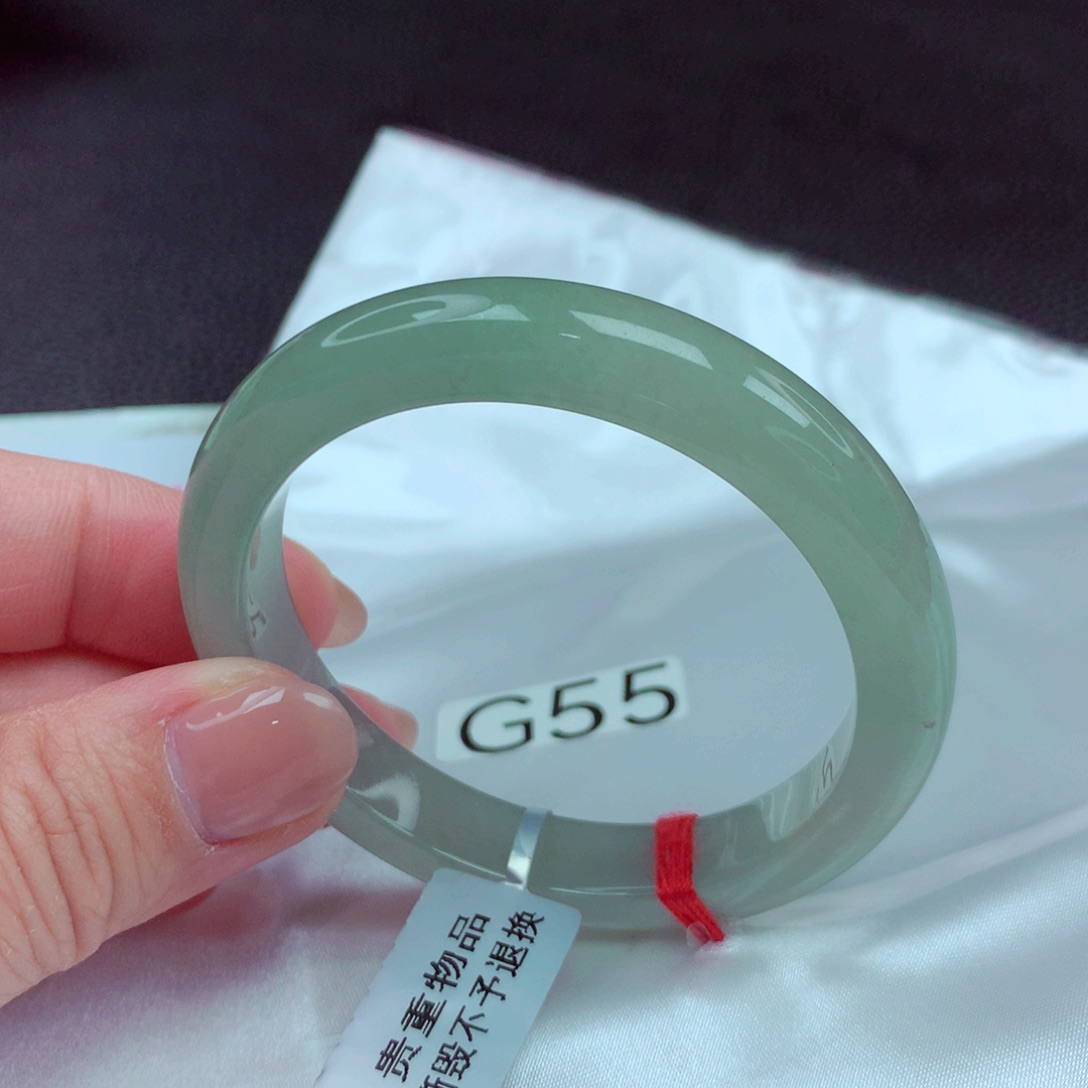 翡翠手镯未镶嵌手镯88