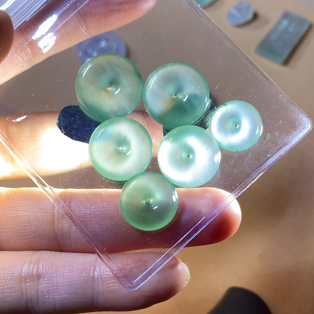 定制翡翠未镶嵌翡翠