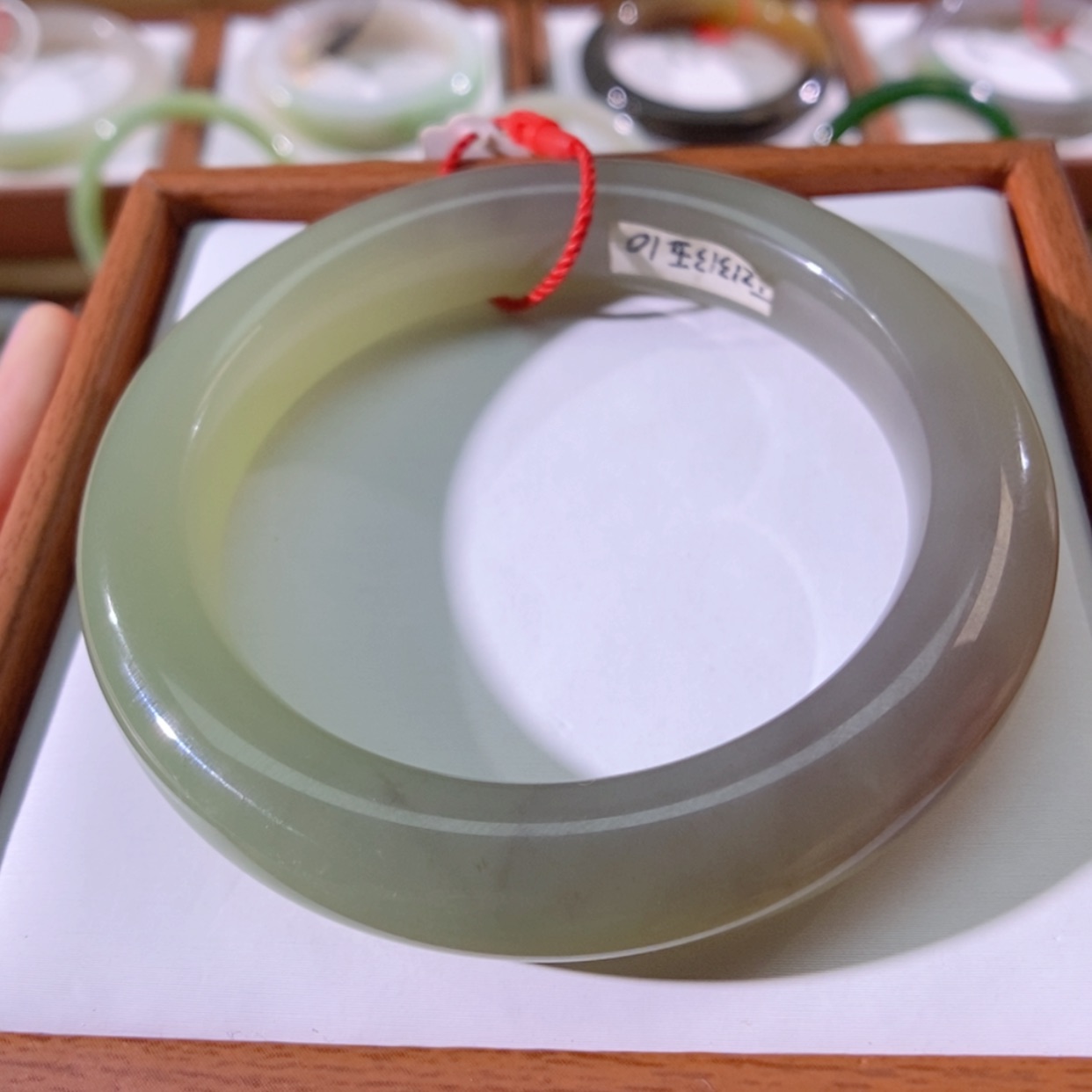 【闪购商品】未镶嵌手镯和田玉（翠青玉）