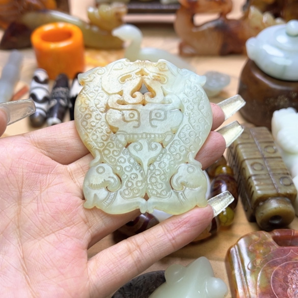 【闪购商品】蛇纹石玉颈饰未镶嵌