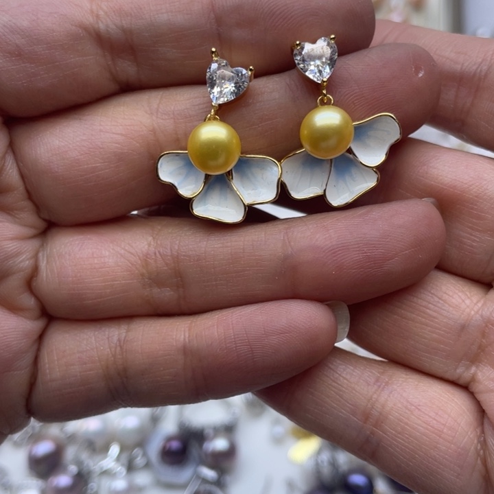 淡水珍珠耳饰未镶嵌