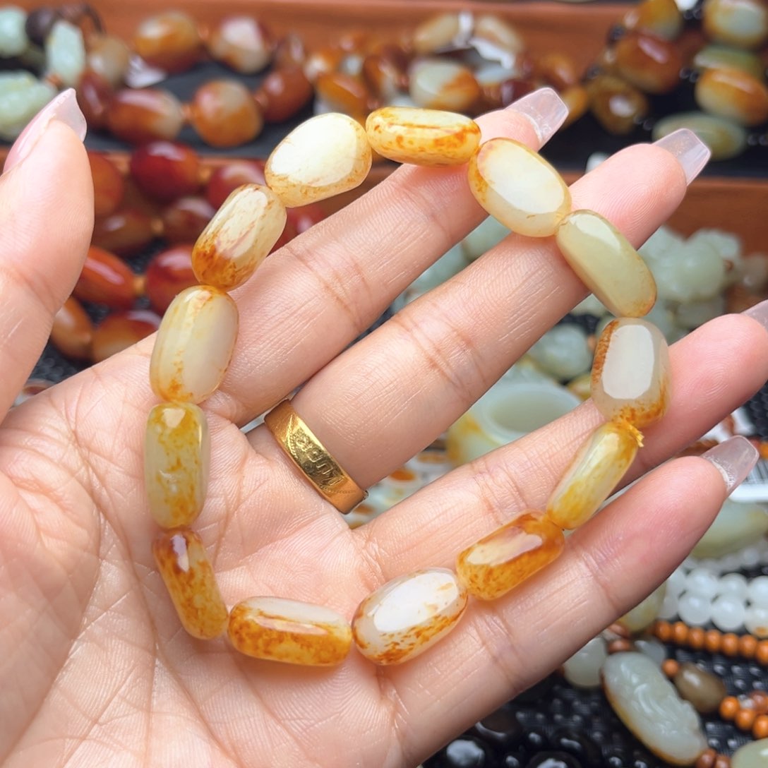 和田玉未镶嵌颈饰大*