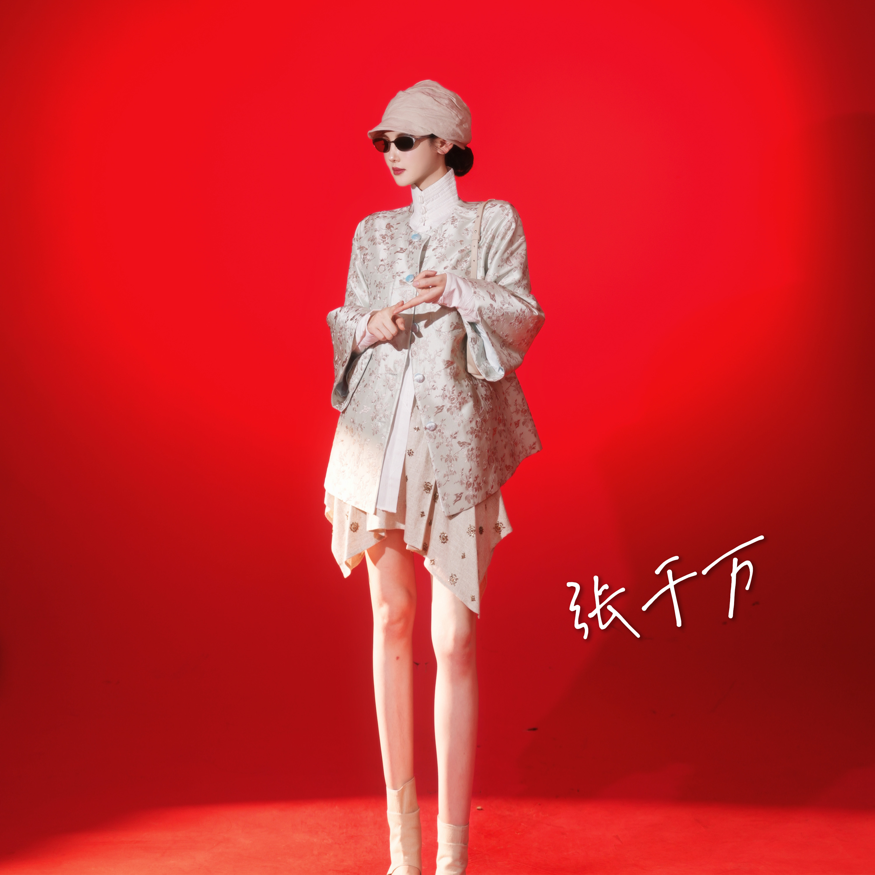 骨折捡漏！闭眼买都是赚！JUNYANG 「提香花镜」手工制作定制染织外套